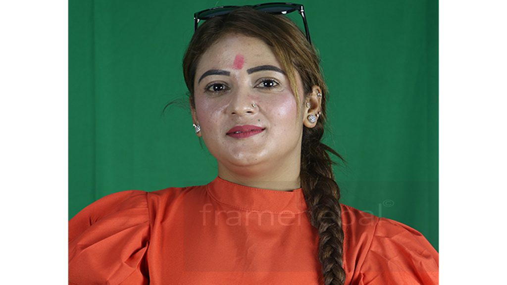 Madhu Chhetri,Best image for Madhu Chhetri, Singer Madhu Chhetri madu chhetri new song, new lokdhori song, new teej geet, lok geet, new dohori geet,